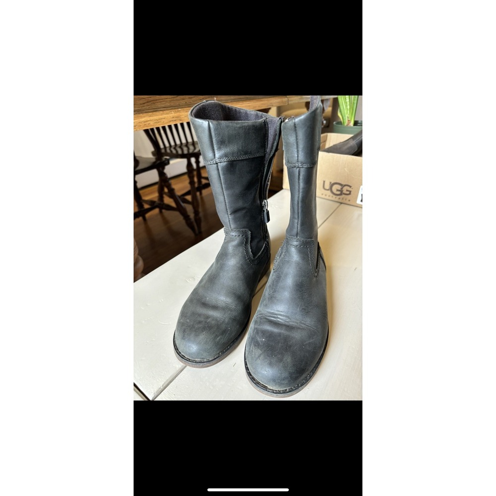 UGGS K FERN black leather boots girls size 3